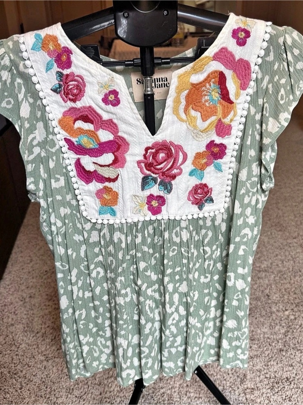 Savanna Jane Embroidered Blouse in Green & White Size Small Like New boho chic